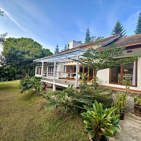 Villa Putih Le Cordon バンドゥン エクステリア 写真