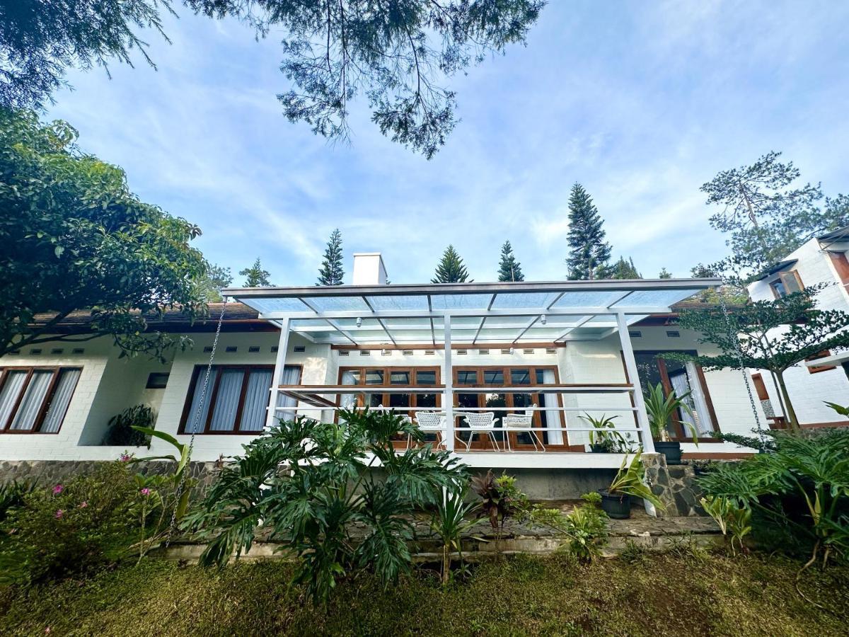Villa Putih Le Cordon バンドゥン エクステリア 写真